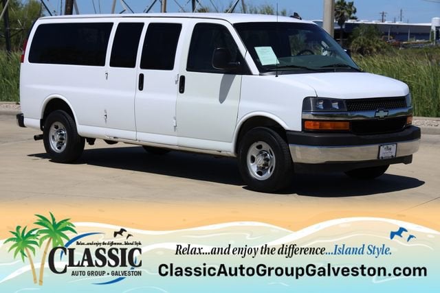 2017 Chevrolet Express Passenger 3500 LT