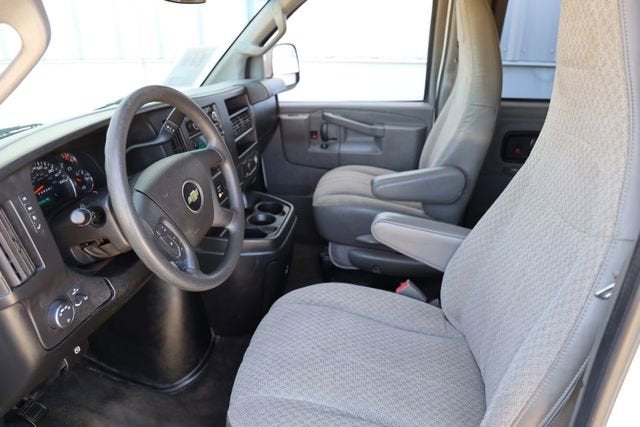 2017 Chevrolet Express Passenger 3500 LT