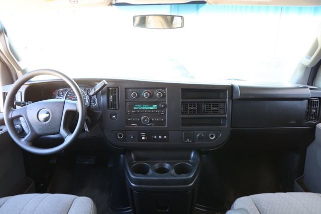 2017 Chevrolet Express Passenger 3500 LT