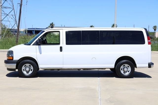 2017 Chevrolet Express Passenger 3500 LT
