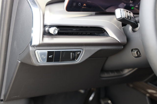 2027 Cadillac VISTIQ Luxury