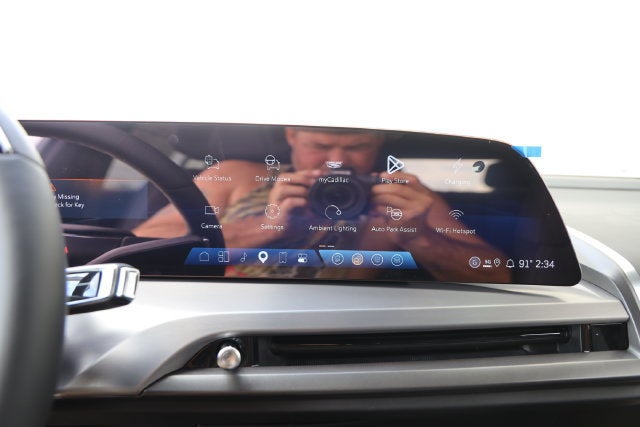 2027 Cadillac VISTIQ Luxury