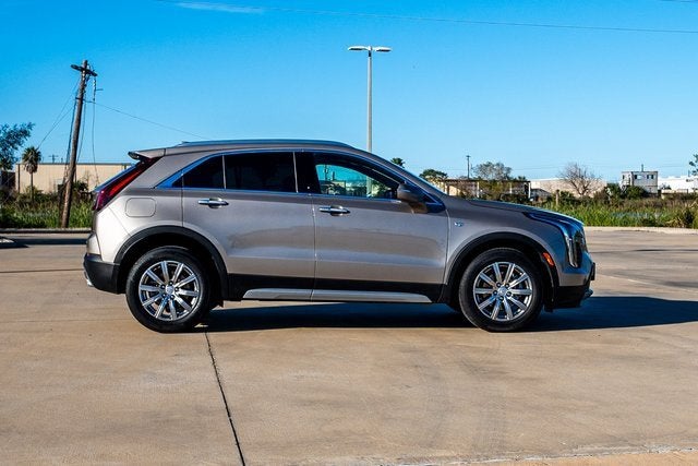 2022 Cadillac XT4 Premium Luxury