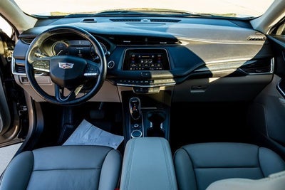 2022 Cadillac XT4 Premium Luxury