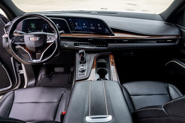 2022 Cadillac Escalade Luxury