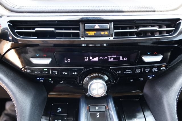 2022 Acura MDX w/Advance Package