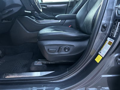 2021 Toyota Highlander Hybrid Platinum