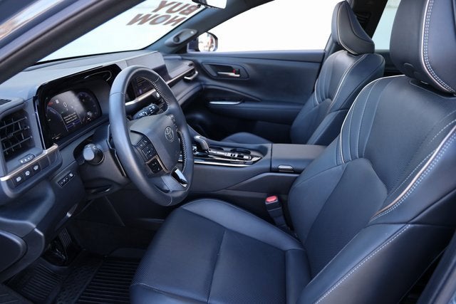 2025 Toyota Crown Signia XLE