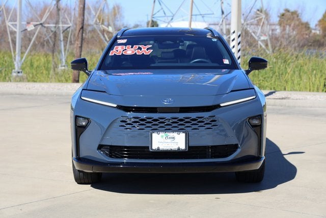 2025 Toyota Crown Signia XLE