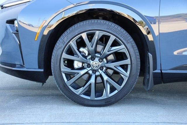 2025 Toyota Crown Signia XLE