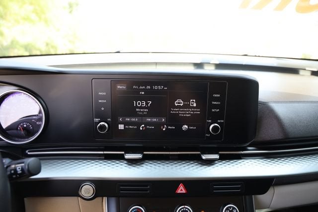 2023 Kia Carnival LX