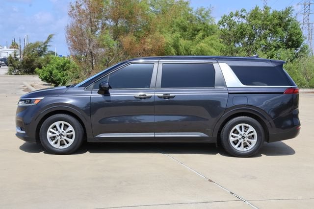 2023 Kia Carnival LX