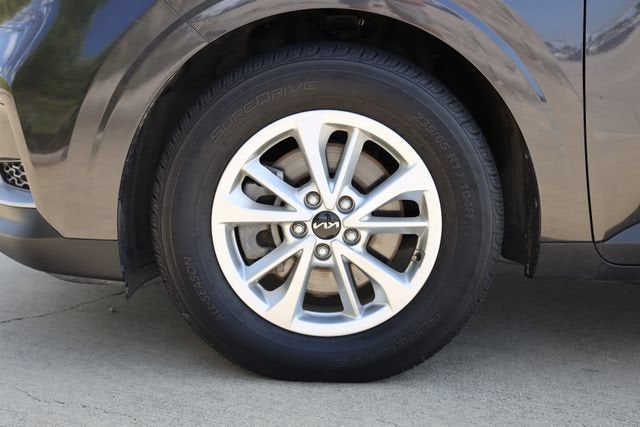 2023 Kia Carnival LX