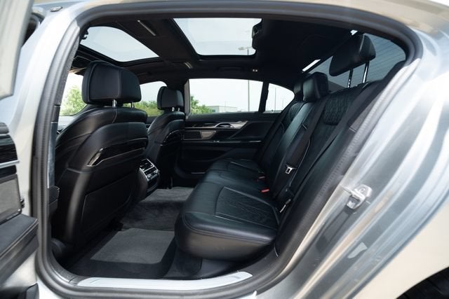 2021 BMW 7 Series 740i