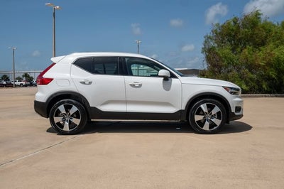 2019 Volvo XC40 Momentum