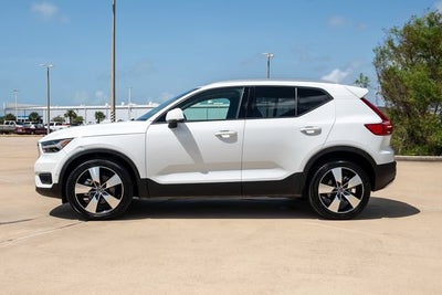 2019 Volvo XC40 Momentum
