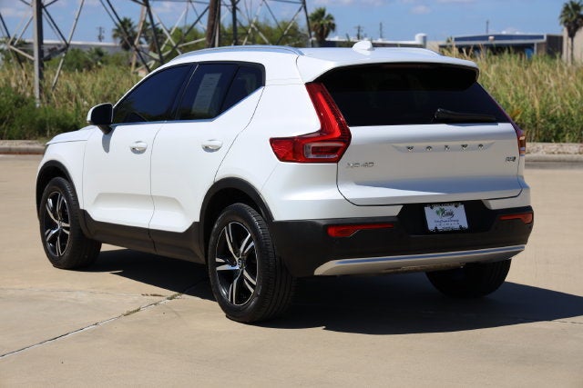 2025 Volvo XC40 Core Bright Theme